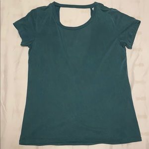 Backless t-shirt